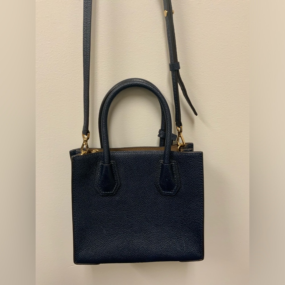 Michael Kors Crossbody - Picture 5 of 11